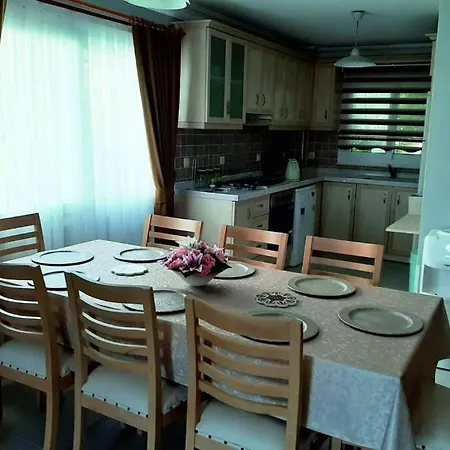 Kusadasi Villa Lapis Millennium Дом отдыха *